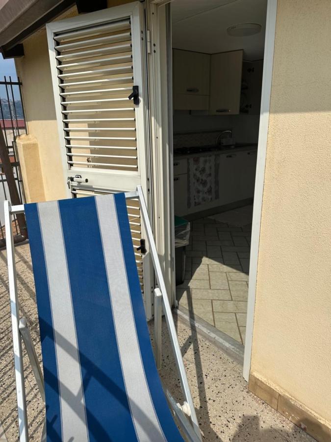 Апартаменты Attico Di Giggia Джардини-Наксос Экстерьер фото